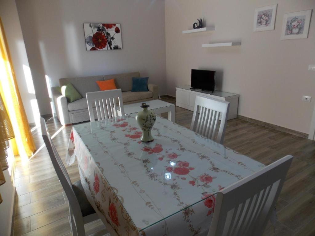 Coastline Apartments Саранда Екстер'єр фото