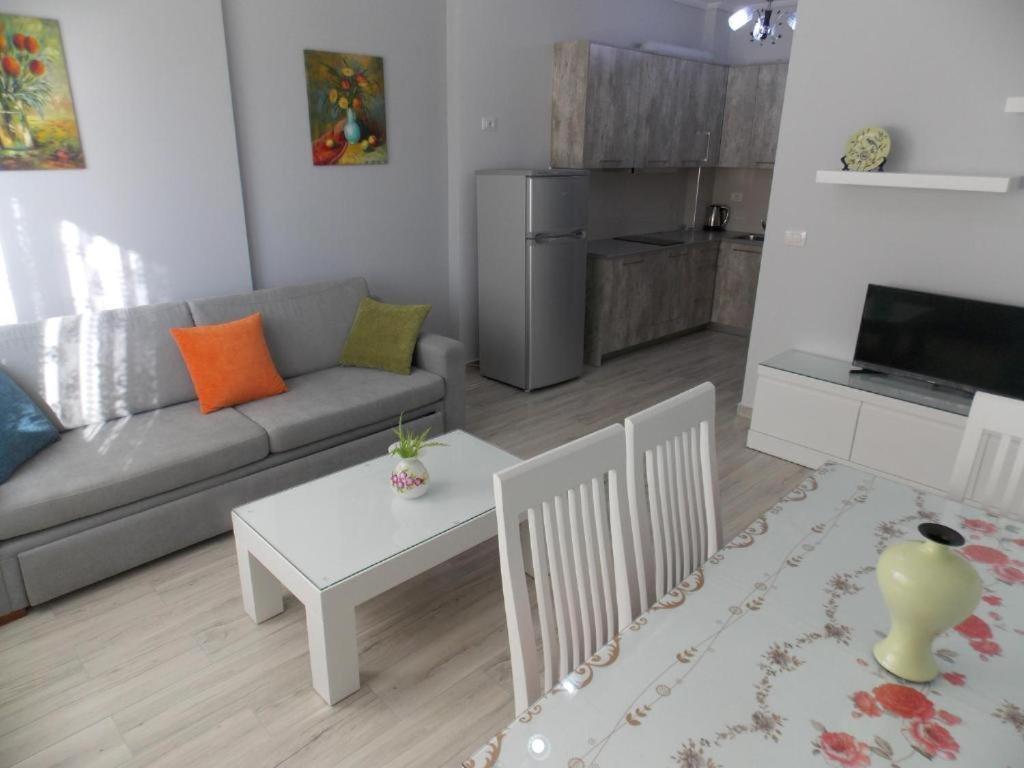 Coastline Apartments Саранда Екстер'єр фото