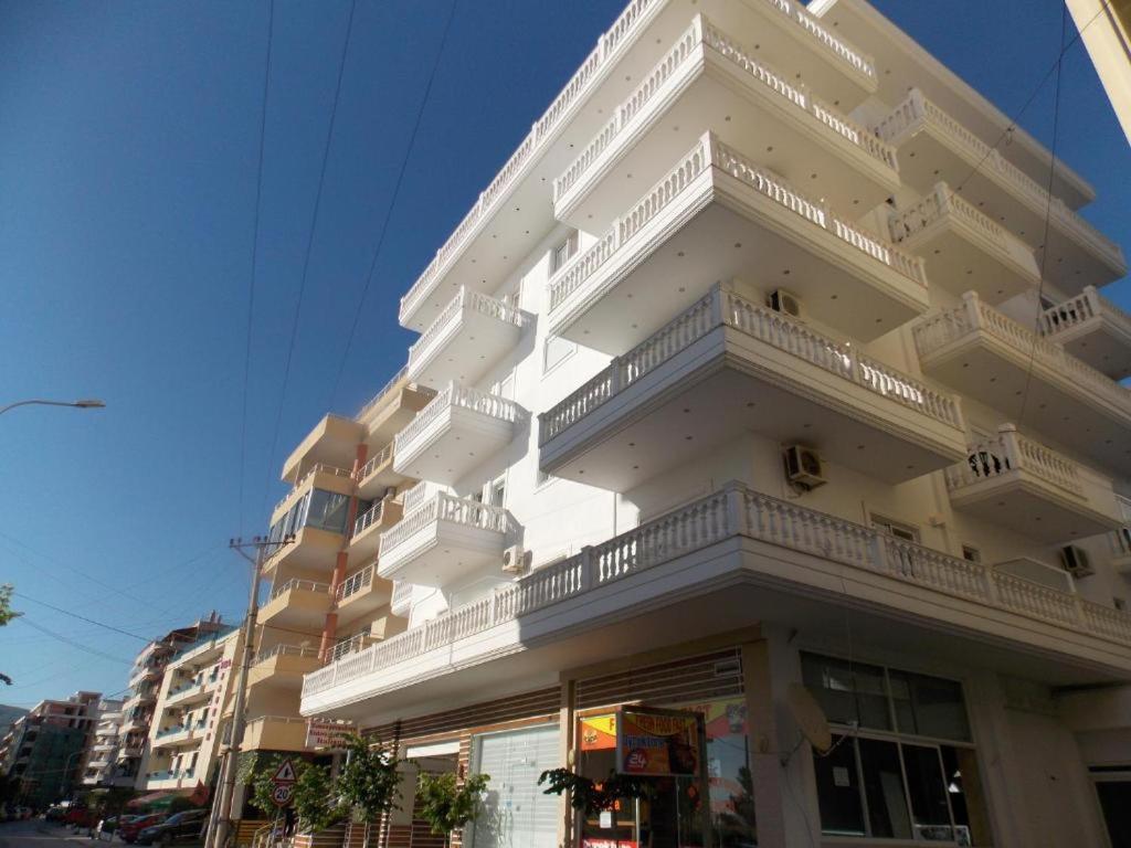 Coastline Apartments Саранда Екстер'єр фото